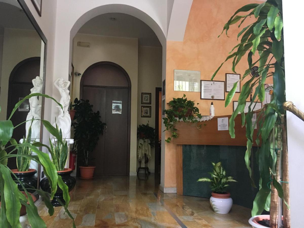 ميلان Hotel Capri المظهر الخارجي الصورة